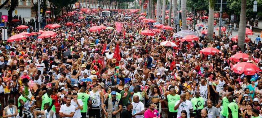 Folia como a de 2020 não se repetirá no ano que vem. Foi decidido que a realização da festa durante a pandemia não é viável se não há previsão de distribuição de vacina contra o novo coronavírus - Foto: Tomaz Silva/Agência Brasil Folia como a de 2020 não se repetirá no ano que vem. Foi decidido que a realização da festa durante a pandemia não é viável se não há previsão de distribuição de vacina contra o novo coronavírus