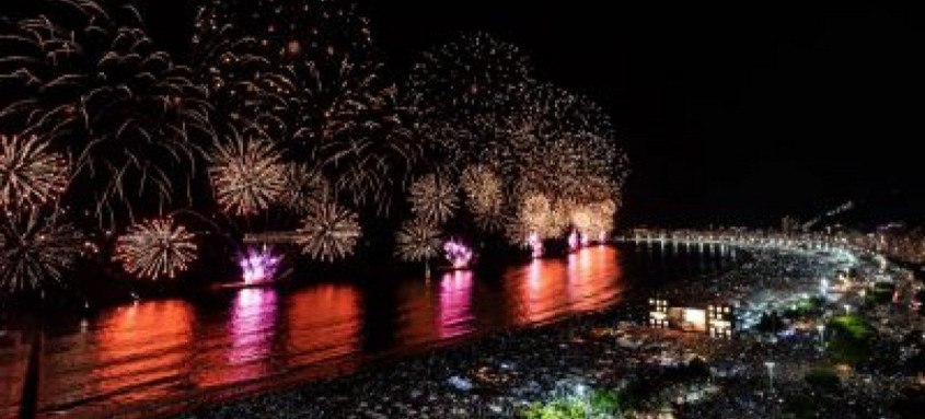 As boas-vindas ao ano de 2021 acontecerá em um formato diferente do tradicional conhecido por cariocas e turistas - Foto: Prefeitura do Rio / Divulgação As boas-vindas ao ano de 2021 acontecerá em um formato diferente do tradicional conhecido por cariocas e turistas