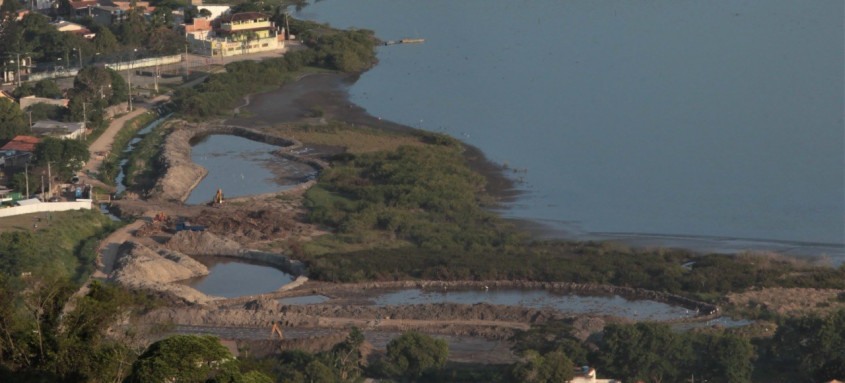 Trabalho de revitalização do entorno da Lagoa de Piratinga deve contribuir para atrair ainda mais negócios para o bairro - Foto: Berg Silva / Prefeitura de Niterói Trabalho de revitalização do entorno da Lagoa de Piratinga deve contribuir para atrair ainda mais negócios para o bairro