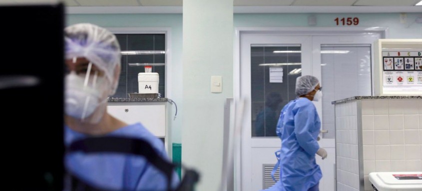 Monitoramento da Universidade Johns Hopkins mostra que EUA e Brasil têm o maior número de mortos durante a pandemia - Foto: Divulgação/Diego Vara Monitoramento da Universidade Johns Hopkins mostra que EUA e Brasil têm o maior número de mortos durante a pandemia
