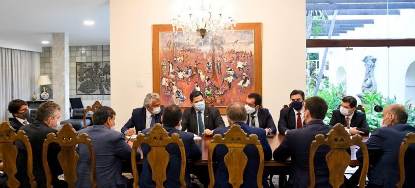 Presidente do Senado, Davi Alcolumbre recebeu os governadores, que reforçaram pedido de aprovação do novo texto que será votado - Foto: Divulgação/Governo do Estado do Piauí Presidente do Senado, Davi Alcolumbre recebeu os governadores, que reforçaram pedido de aprovação do novo texto que será votado