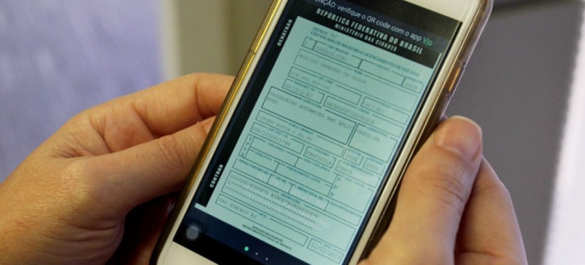 De janeiro a outubro deste ano, entre licenciamentos em documento físico e digital, 2,5 milhões já licenciaram seus veículos - Foto: Alexandre Simonini/Divulgação De janeiro a outubro deste ano, entre licenciamentos em documento físico e digital, 2,5 milhões já licenciaram seus veículos
