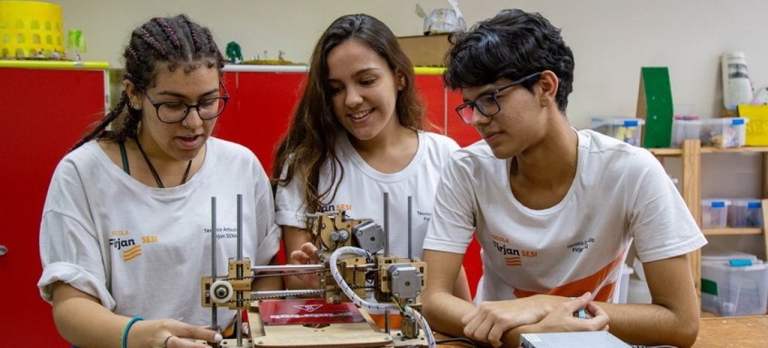 Firjan abre processo seletivo para ensino médio com curso técnico