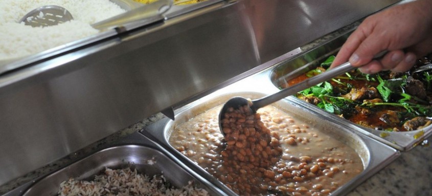 Com base na cesta básica mais cara, Dieese estima que salário mínimo deveria ser R$ 5 mil - Foto: Antônio Cruz / Agência Brasil Com base na cesta básica mais cara, Dieese estima que salário mínimo deveria ser R$ 5 mil