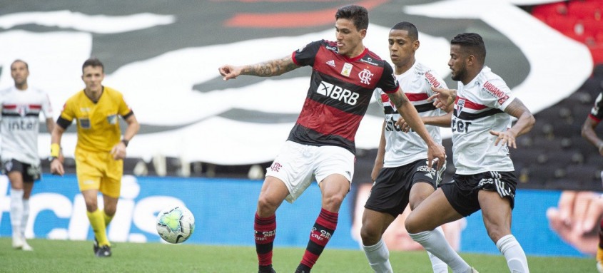 Pedro não deve enfrentar o São Paulo, na próxima semana, pela Copa do Brasil
- Foto: Alexandre Vidal / Flamengo Pedro não deve enfrentar o São Paulo, na próxima semana, pela Copa do Brasil
