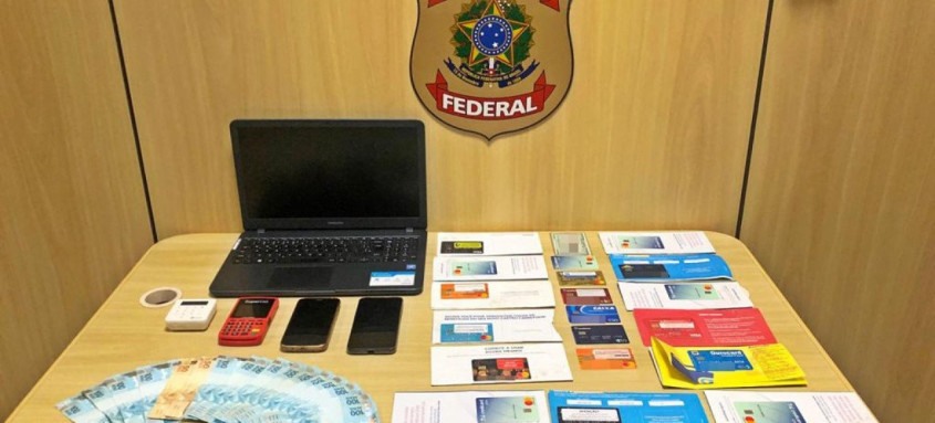 Ação teve como objetivo coibir o comércio de notas falsas em redes sociais. O alvo da operação foi preso - Foto: Divulgação Ação teve como objetivo coibir o comércio de notas falsas em redes sociais. O alvo da operação foi preso