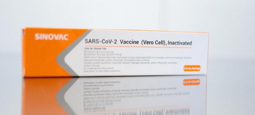 Em meados de dezembro, Niterói assinou a compra de 1,1 milhão de doses da CoronaVac, mas ainda não foi definido o início da vacinação