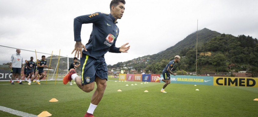 Firmino fará a função de Neymar, machucado, contra os venezuelanos em SP - Foto: Lucas Figueiredo / CBF Firmino fará a função de Neymar, machucado, contra os venezuelanos em SP