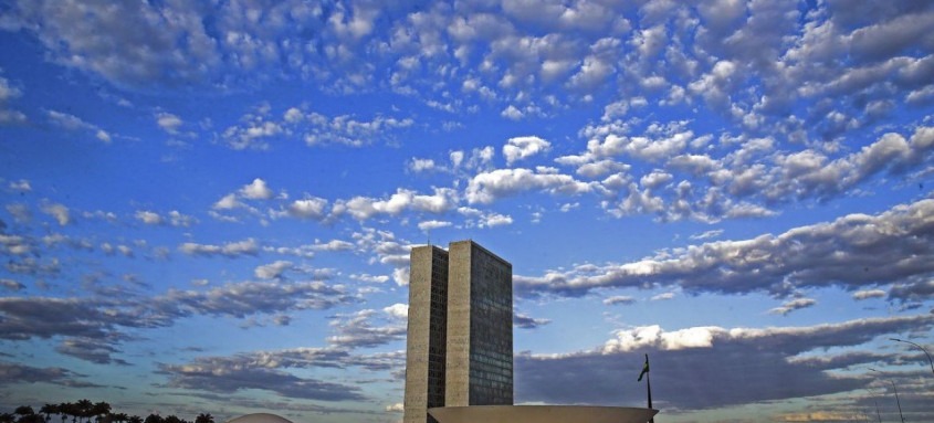 Tem direito ao benefício médicos incapacitados em virtude da covid-19
