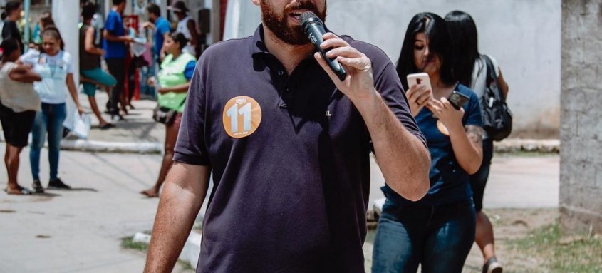 O prefeito Renato Cozzolino nomeou sete pessoas com vínculos parentescos para secretarias da cidade - Foto: Reprodução via Facebook O prefeito Renato Cozzolino nomeou sete pessoas com vínculos parentescos para secretarias da cidade