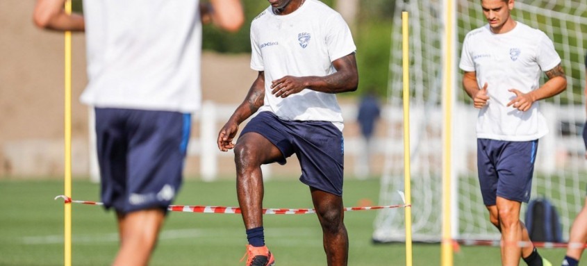 Balotelli, que no ano passado despertou interesse do Flamengo, disputou a última temporada pelo Brescia - Foto: Divulgação / Brescia Balotelli, que no ano passado despertou interesse do Flamengo, disputou a última temporada pelo Brescia