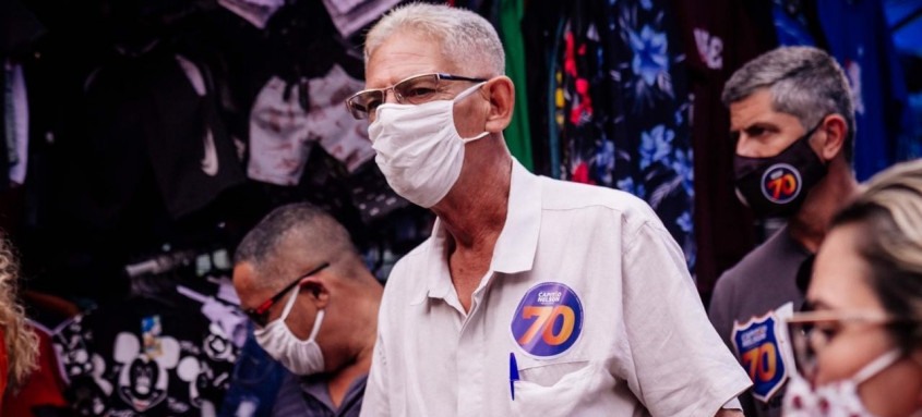 Capitão Nelson (Avante) percorreu as ruas de São Gonçalo no dia que antecede o primeiro turno das eleições municipais - Foto: Divulgação / Maria Costa Capitão Nelson (Avante) percorreu as ruas de São Gonçalo no dia que antecede o primeiro turno das eleições municipais