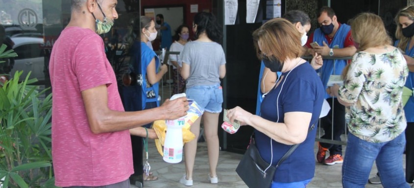 TSE recomenda que eleitores levem sua caneta própria para assinar a guia de votação - Foto: Marcelo Feitosa TSE recomenda que eleitores levem sua caneta própria para assinar a guia de votação