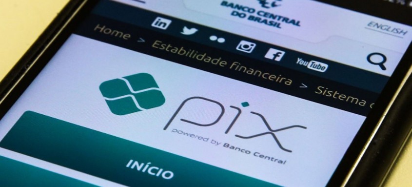 Clientes de 762 instituições podem fazer transações com o novo sistema - Foto: Marcello Casal Jr/Agência Brasil Clientes de 762 instituições podem fazer transações com o novo sistema