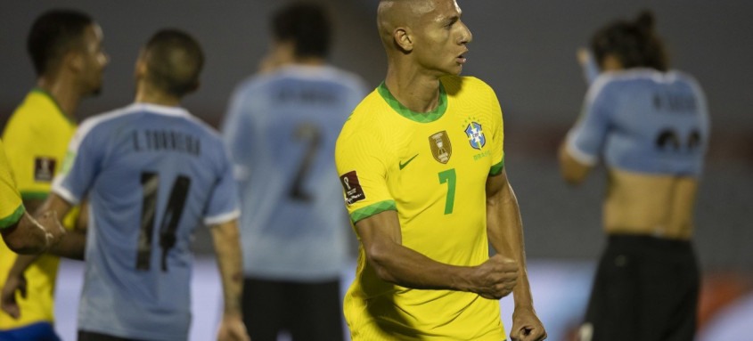 Richarlison fez o segundo gol da Seleção Brasileira na vitória sobre o Uruguai por 2 a 0 - Foto: Lucas Figueiredo / CBF Richarlison fez o segundo gol da Seleção Brasileira na vitória sobre o Uruguai por 2 a 0