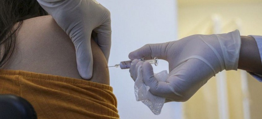 Países como EUA, Reino Unido, Argentina, Chile, entre outros, já iniciaram a vacinação contra covid-19