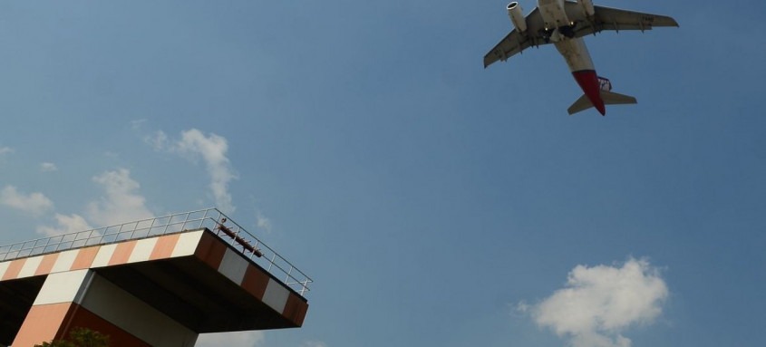 Avião decola no aeroporto de Congonhas