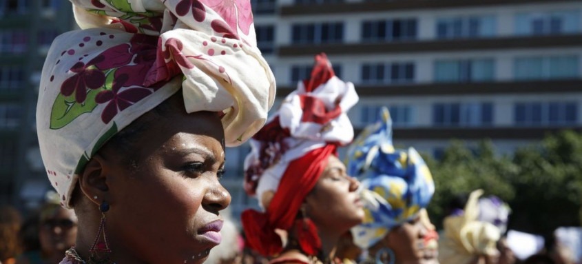 Os fatores sociais a que os negros são expostos diariamente são fundamentais para entender a maior vulnerabilidade dessa parcela da sociedade - Foto: Tânia Rêgo/Agência Brasil Os fatores sociais a que os negros são expostos diariamente são fundamentais para entender a maior vulnerabilidade dessa parcela da sociedade