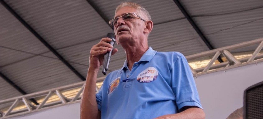 Candidato durante conversa com eleitores nesta sexta-feira