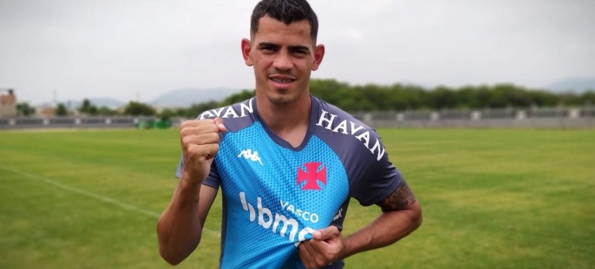 Contratado recentemente, o zagueiro Jadson está inscrito para as oitavas de final da Sul-Americana - Foto: Carlos Gregório Jr / Vasco Contratado recentemente, o zagueiro Jadson está inscrito para as oitavas de final da Sul-Americana