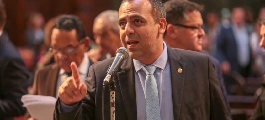 Deputado Anderson Moraes quer impedir o governo de punir quem se negar a tomar vacina contra a covid-19 - Foto: Rafael Wallace Deputado Anderson Moraes quer impedir o governo de punir quem se negar a tomar vacina contra a covid-19