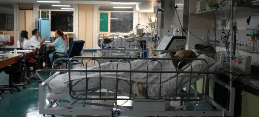 O percentual de vagas ocupadas por pacientes graves de covid-19 começou o mês de março em 88% e, apesar da abertura de leitos, se mantém acima desse patamar - Foto: Marcello Casal Jr/Agência Brasil O percentual de vagas ocupadas por pacientes graves de covid-19 começou o mês de março em 88% e, apesar da abertura de leitos, se mantém acima desse patamar