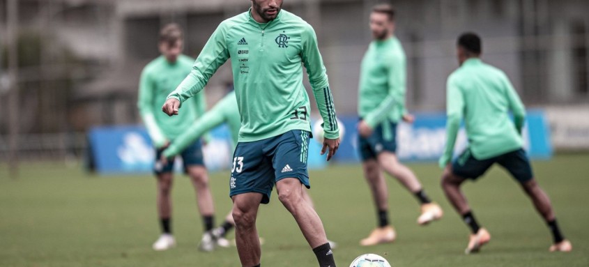 Thiago Maia está emprestado pelo Lille-FRA ao Flamengo e não joga mais em 2020 - Foto: Marcelo Cortes / Flamengo Thiago Maia está emprestado pelo Lille-FRA ao Flamengo e não joga mais em 2020