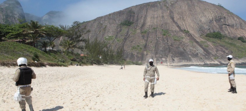 Restrição nas praias: a decisão de prorrogar as medidas de isolamento foi motivada pelo aumento no número de casos de Covid-19 em toda a Região Metropolitana