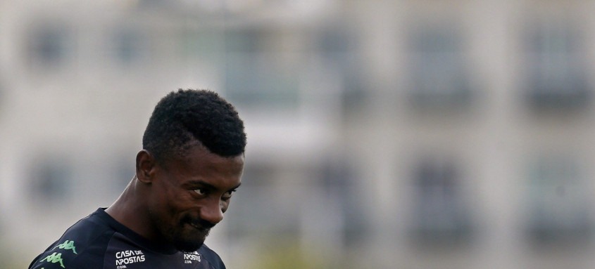 O atacante Salomon Kalou chegou na temporada passada ao Botafogo e teve passagem decepcionante pelo clube