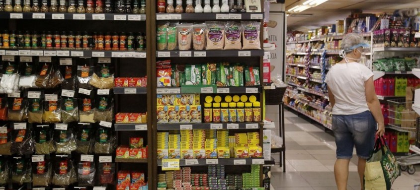 Fiscais flagraram alimentos impróprios para o consumo