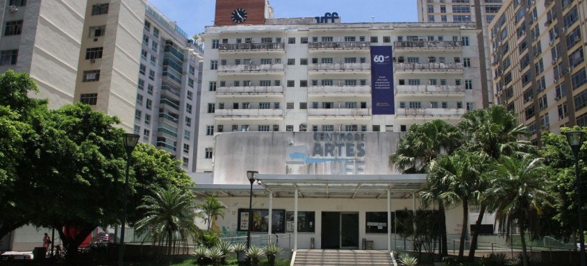 Prefeitura de Niterói vai conceder benefício de R$ 600 a estudantes. Edital do programa já foi lançado - Foto: Marcelo Feitosa Prefeitura de Niterói vai conceder benefício de R$ 600 a estudantes. Edital do programa já foi lançado