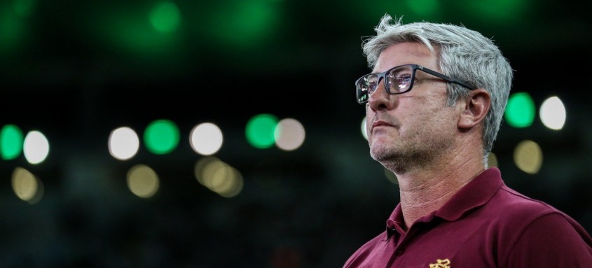Após 50 jogos no comando tricolor, Odair Hellmann deixa o Fluminense com 24 vitórias, 12 empates e 14 derrotas - Foto: Lucas Merçon / Fluminense Após 50 jogos no comando tricolor, Odair Hellmann deixa o Fluminense com 24 vitórias, 12 empates e 14 derrotas