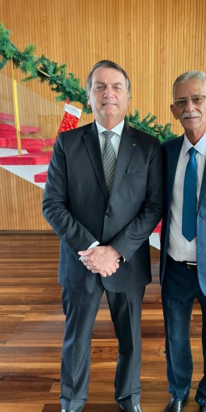 O presidente Jair Bolsonaro se encontrou com Capitão Nelson, prefeito eleito de São Gonçalo, e recebeu demandas da cidade, em especial na área de segurança - Foto: Divulgação O presidente Jair Bolsonaro se encontrou com Capitão Nelson, prefeito eleito de São Gonçalo, e recebeu demandas da cidade, em especial na área de segurança