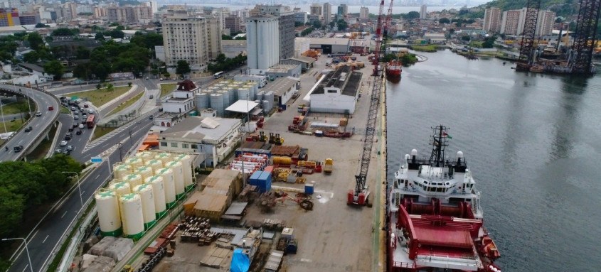 Porto de Niterói: destaque do setor fica por conta de armazenamento e atividades auxiliares dos transportes