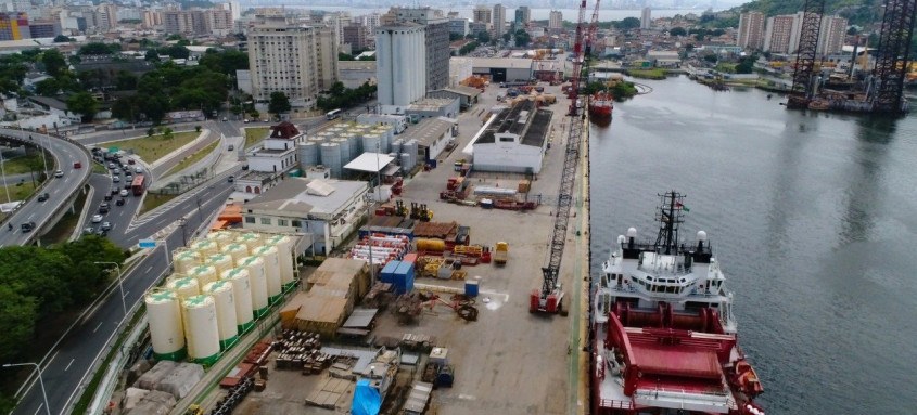 Porto de Niterói: destaque do setor fica por conta de armazenamento e atividades auxiliares dos transportes - Foto: Divulgação Porto de Niterói: destaque do setor fica por conta de armazenamento e atividades auxiliares dos transportes