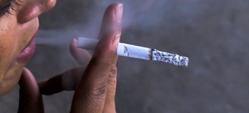 O tabagismo é considerado uma doença pediátrica pela Organização Mundial da Saúde (OMS), porque 90% dos fumantes experimentam o primeiro cigarro e se tornam dependentes até os 19 anos de idade