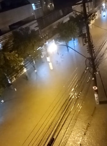 Cidade registrou pontos de alagamento em diversos bairros por conta da forte chuva que assolou o Rio no início desta semana