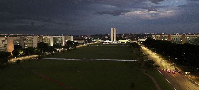 Até o momento, foram movimentados cerca de R$ 27,2 bilhões em 48.222 processos de compras realizados no Sistema de Compras do Governo Federal - Foto: Marcello Casal JrAgência Brasil Até o momento, foram movimentados cerca de R$ 27,2 bilhões em 48.222 processos de compras realizados no Sistema de Compras do Governo Federal