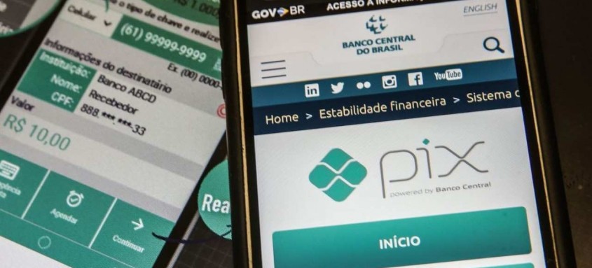 Pix é o meio de pagamento criado pelo Banco Central (BC) em que os recursos são transferidos entre contas em poucos segundos, a qualquer hora ou dia