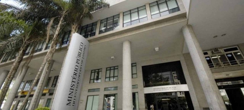 Liminar também determina o bloqueio de R$ 2,8 milhões