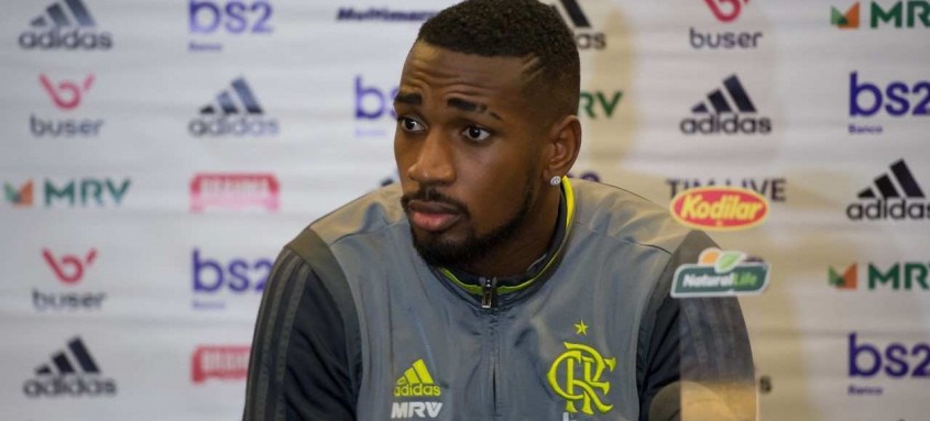 Gerson, do Fla, acusa o meia colombiano Ramirez, do Bahia, de ter dito: 'Cala a boca, negro', durante jogo no Maracanã - Foto: Alexandre Vidal / Flamengo Gerson, do Fla, acusa o meia colombiano Ramirez, do Bahia, de ter dito: 'Cala a boca, negro', durante jogo no Maracanã