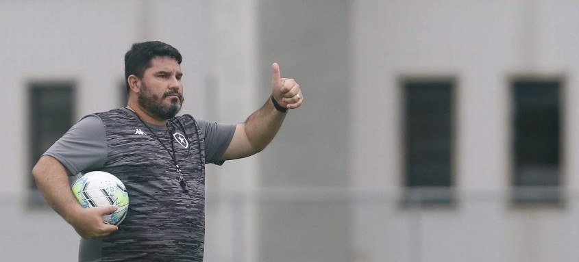 Eduardo Barroca trabalha para manter o Botafogo na Primeira Divisão em 2021 - Foto: Vitor Silva / Botafogo Eduardo Barroca trabalha para manter o Botafogo na Primeira Divisão em 2021