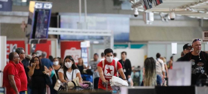  A resolução proíbe o uso de lenços, bandanas e máscaras de acrílico