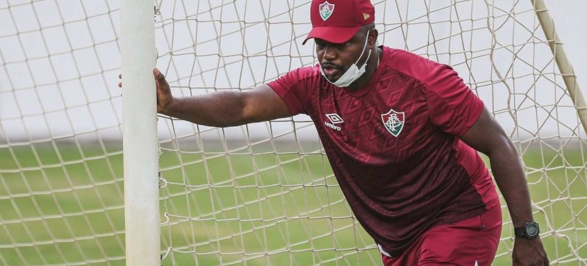 Marcão terá o desafio de levantar o astral da equipe após goleada sofrida para o Corinthians - Foto: Lucas Merçon / Fluminense Marcão terá o desafio de levantar o astral da equipe após goleada sofrida para o Corinthians