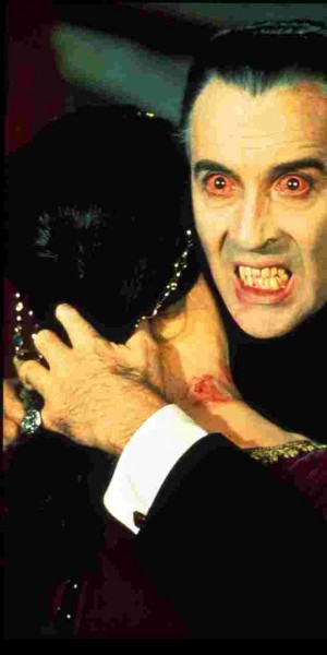 Christopher Lee personifica o Drácula da Hammer, em cartaz no CCBB Rio 