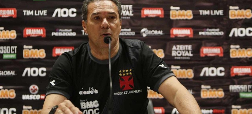 Luxemburgo, que comandou o Vasco em 2019, é um dos favoritos a assumir a vaga deixada por Sá Pinto, demitido pela diretoria - Foto: Rafael Ribeiro / Vasco Luxemburgo, que comandou o Vasco em 2019, é um dos favoritos a assumir a vaga deixada por Sá Pinto, demitido pela diretoria