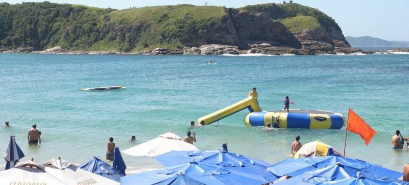 Também estão proibidas festas em restaurantes, hotéis e a colocação de tendas e barracas nas praias