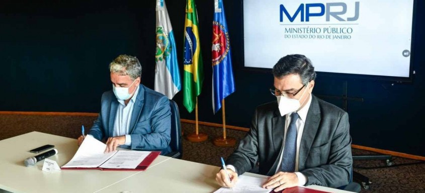 Alerj e MP-RJ assinaram contrato de gestão das folhas de pagamento de ambas as instituições com o Banco Itaú - Foto: divulgação Alerj e MP-RJ assinaram contrato de gestão das folhas de pagamento de ambas as instituições com o Banco Itaú