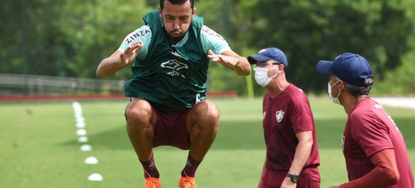 Nenê pode começar o Fla-Flu de amanhã, no Maracanã, no banco de reservas - Foto: Mailson Santana / Fluminense Nenê pode começar o Fla-Flu de amanhã, no Maracanã, no banco de reservas
