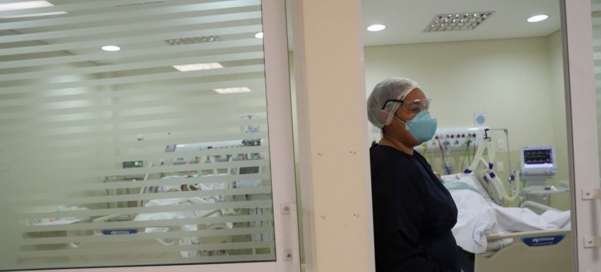 País se aproxima de mais uma marca trágica na luta contra a pandemia de covid-19 que já dura quase dez meses